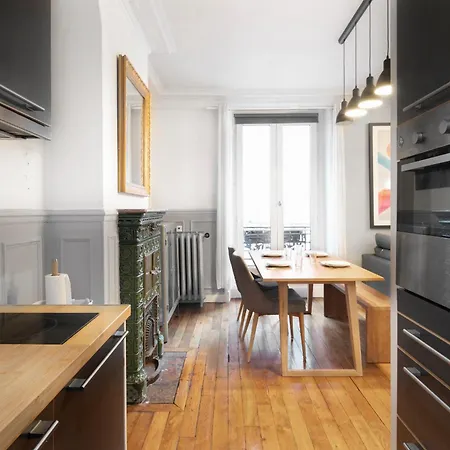 Apartamento T2 Spacieux A 19e - Parc De La París
