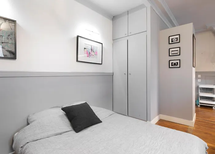 T2 Spacieux à 19e - Parc De La Appartamento Parigi